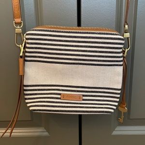 FOSSIL CROSSBODY PURSE - LIKE NEW